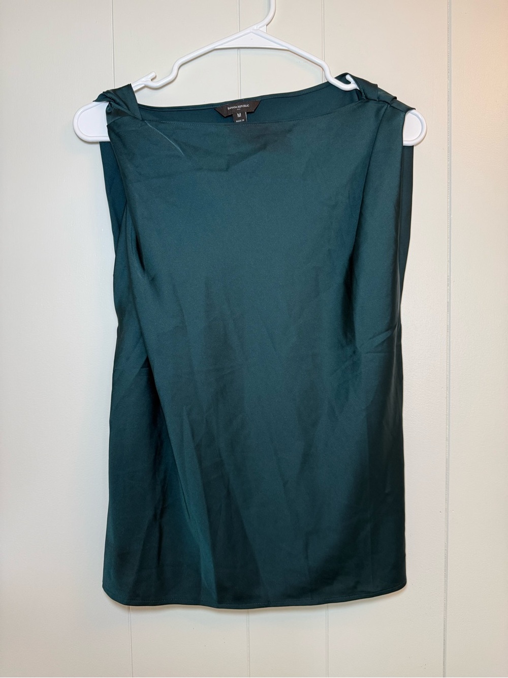 Banana Republic Sleeveless Satin Green Blouse Size Medium